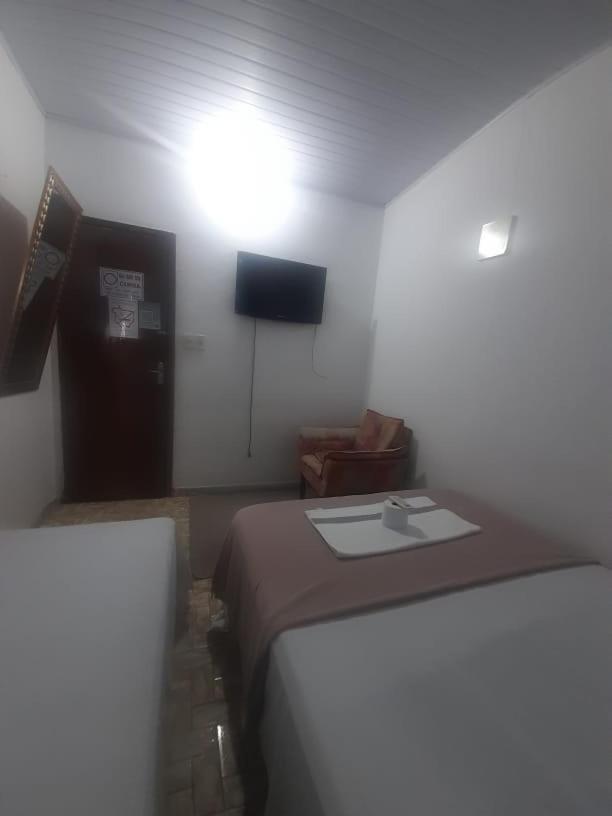 Hotel Perola Ltda Куаба Екстериор снимка